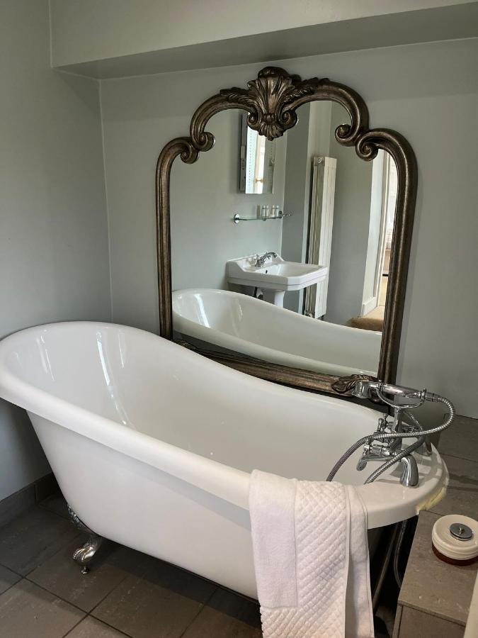 Findon Manor Hotel Екстериор снимка